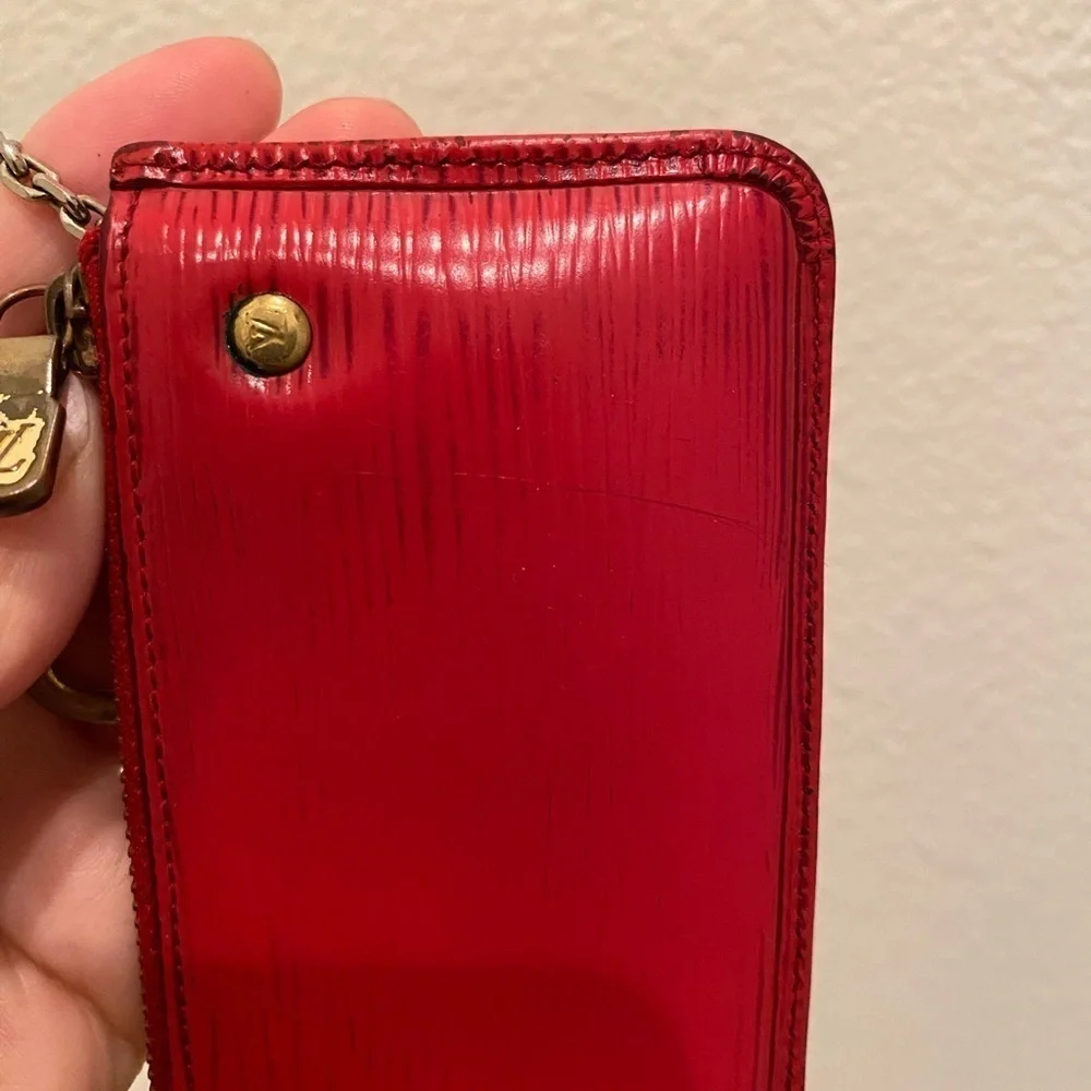 LOUIS VUITTON RED EPI KEY CLES KEY CHAIN​​​​​​​